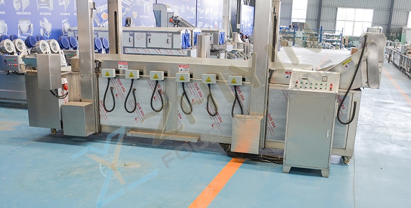 Food processing production line.-Industrial French fries continuous frying machine snacks fryer